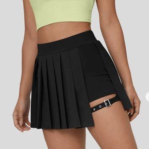 NWT: Breezeful™ High Waisted Pleated 2-in-1 Side Pocket Side Buckle Mini Skirt